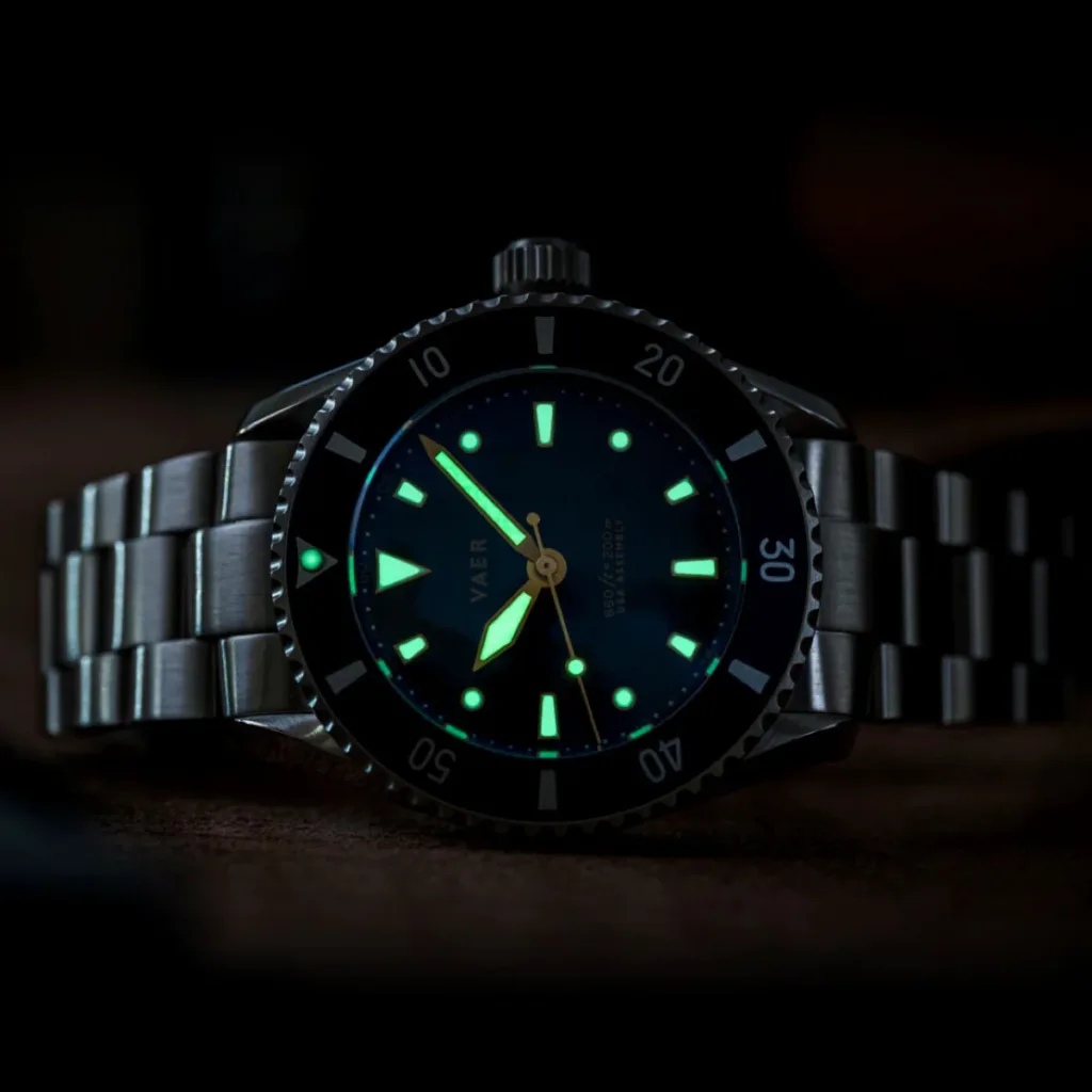 Vaer D5 Meridian Navy: Understated Excellence